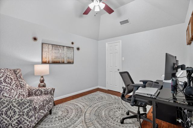 9216 Hanging Moss Drive, Granbury, TX 76049