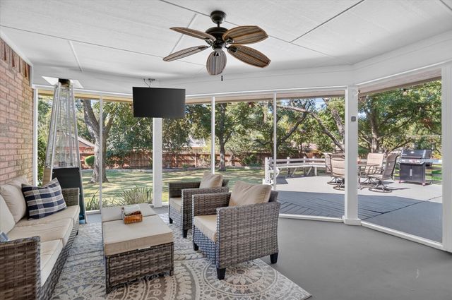 9216 Hanging Moss Drive, Granbury, TX 76049