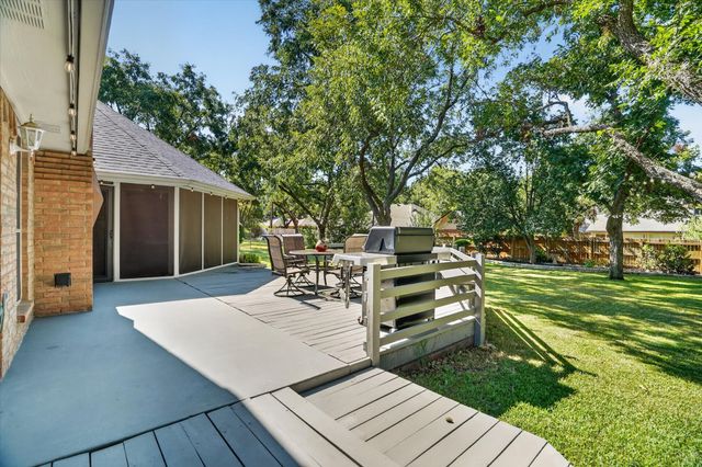 9216 Hanging Moss Drive, Granbury, TX 76049