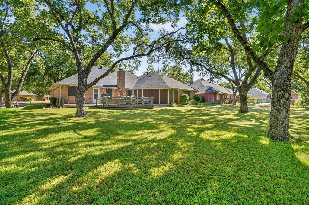 9216 Hanging Moss Drive, Granbury, TX 76049 — photo 4