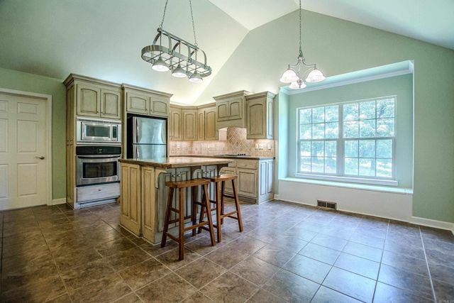 1610 Vanderbuilt Circle, Benton, AR 72015