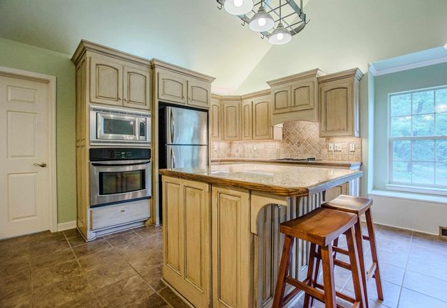 1610 Vanderbuilt Circle, Benton, AR 72015