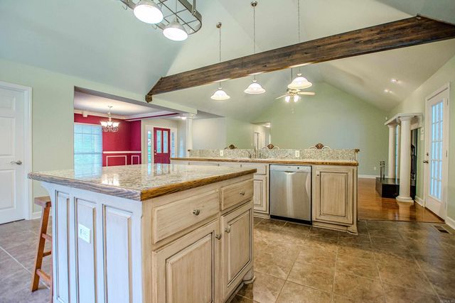 1610 Vanderbuilt Circle, Benton, AR 72015