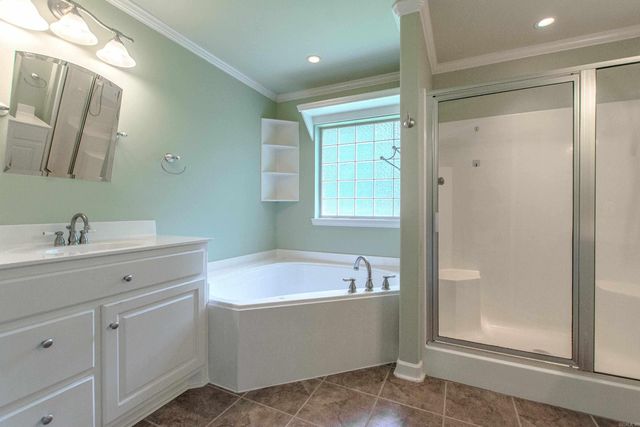 1610 Vanderbuilt Circle, Benton, AR 72015