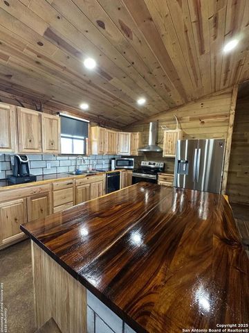 2724 Sd 24910, Rocksprings, TX 78880