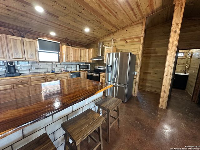 2724 Sd 24910, Rocksprings, TX 78880