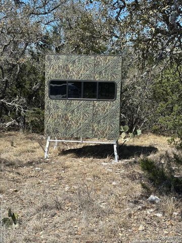 2724 Sd 24910, Rocksprings, TX 78880