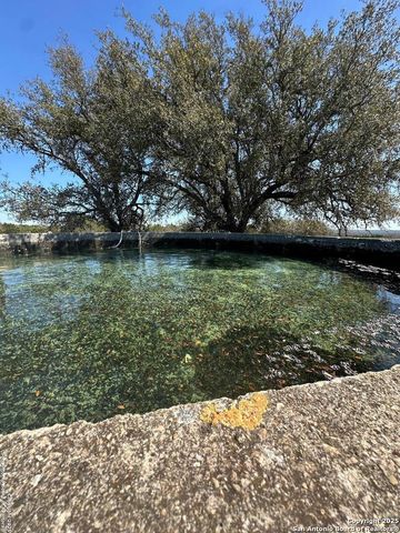 2724 Sd 24910, Rocksprings, TX 78880