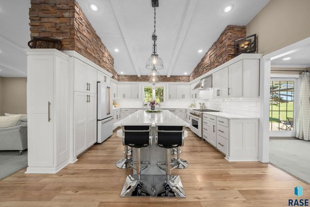 48156 268th St Street, Brandon, SD 57005