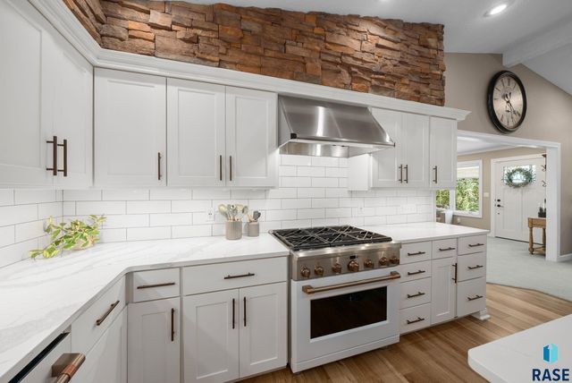 48156 268th St Street, Brandon, SD 57005