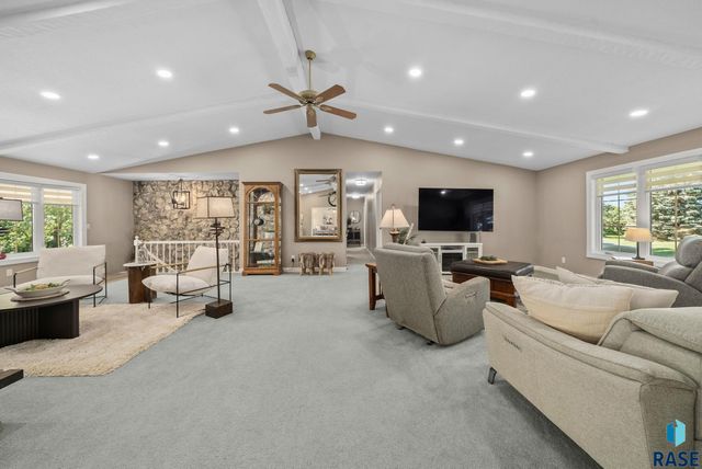 48156 268th St Street, Brandon, SD 57005