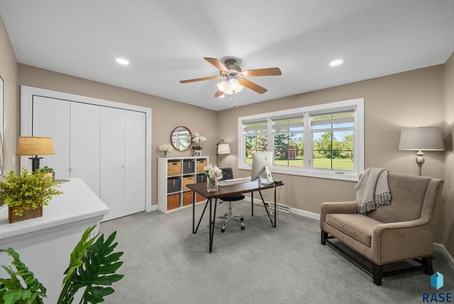 48156 268th St Street, Brandon, SD 57005