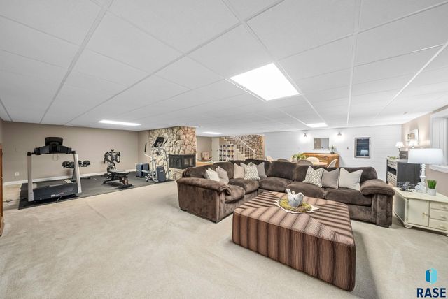 48156 268th St Street, Brandon, SD 57005