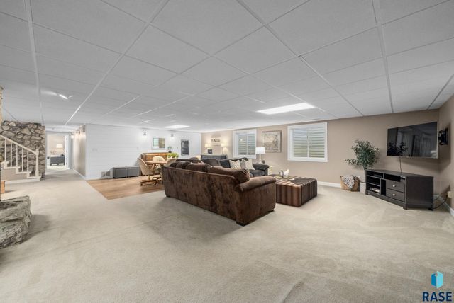 48156 268th St Street, Brandon, SD 57005