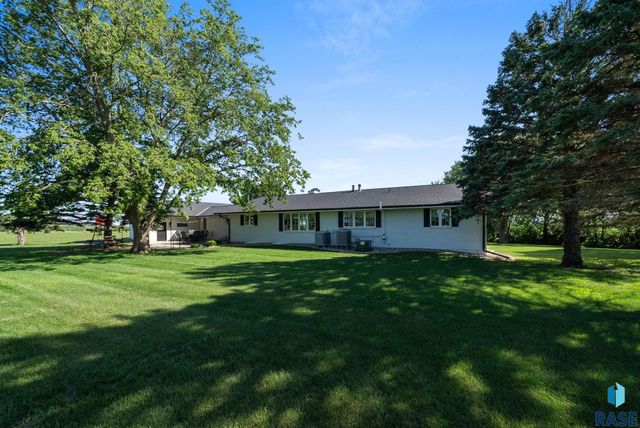 48156 268th St Street, Brandon, SD 57005