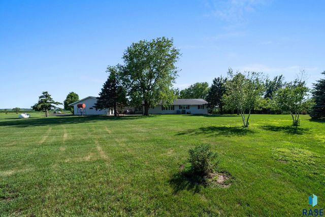 48156 268th St Street, Brandon, SD 57005