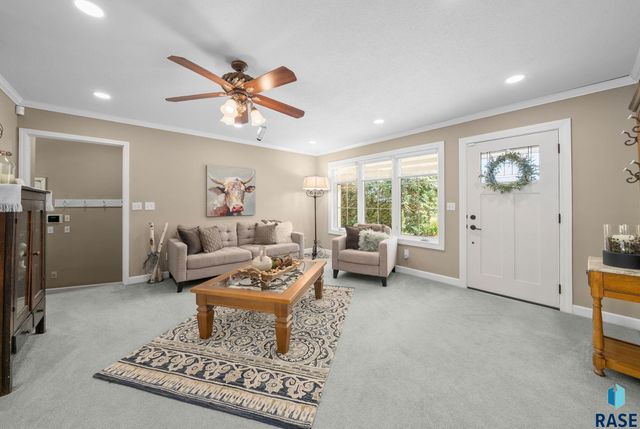 48156 268th St Street, Brandon, SD 57005