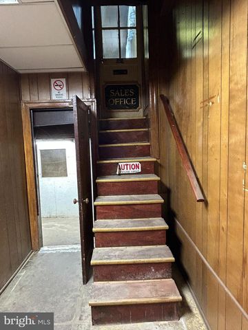 3521 F ST, Philadelphia, PA 19134