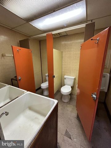 3521 F ST, Philadelphia, PA 19134