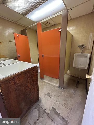 3521 F ST, Philadelphia, PA 19134