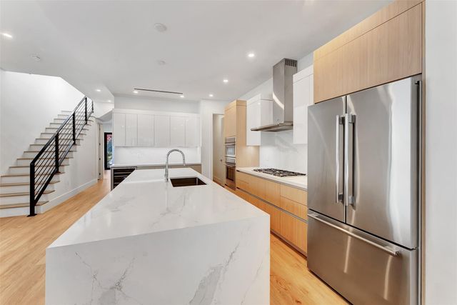 812 SE 12th Street 812, Fort Lauderdale, FL 33316