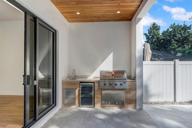 812 SE 12th Street 812, Fort Lauderdale, FL 33316