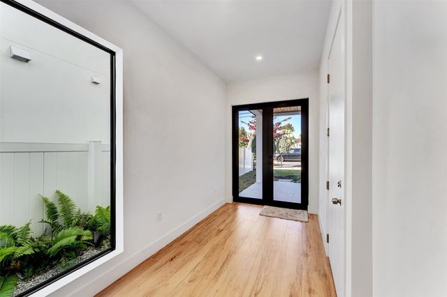 812 SE 12th Street 812, Fort Lauderdale, FL 33316