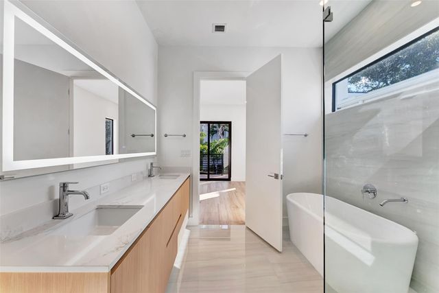 812 SE 12th Street 812, Fort Lauderdale, FL 33316