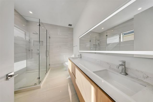 812 SE 12th Street 812, Fort Lauderdale, FL 33316