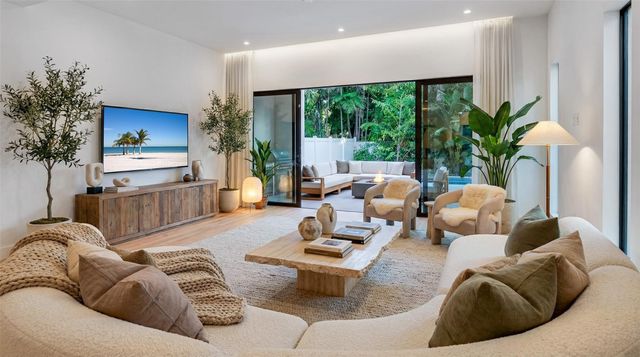 812 SE 12th Street 812, Fort Lauderdale, FL 33316