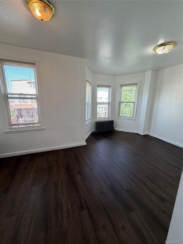513 Chestnut Street, Brooklyn, NY 11208