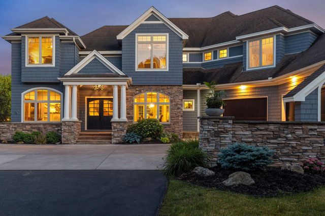 21670 Monterey Avenue, Lakeville, MN 55044