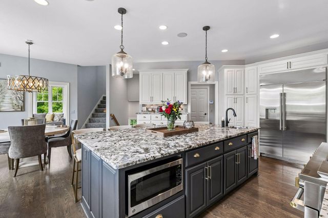 21670 Monterey Avenue, Lakeville, MN 55044