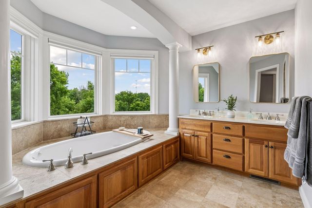 21670 Monterey Avenue, Lakeville, MN 55044