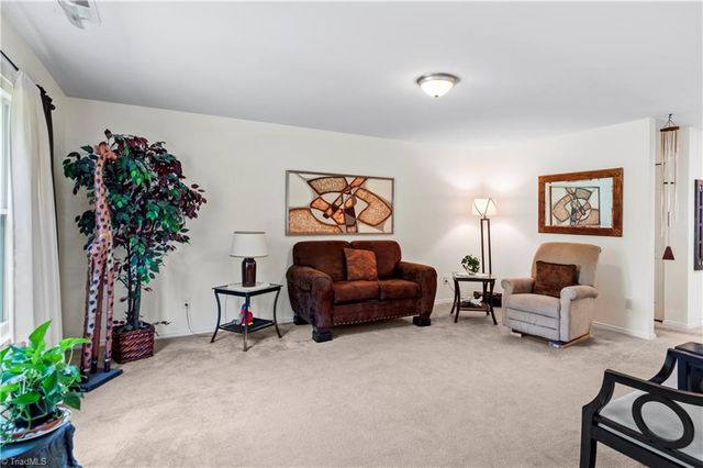 4533 Vernon Farms Boulevard, Kernersville, NC 27284