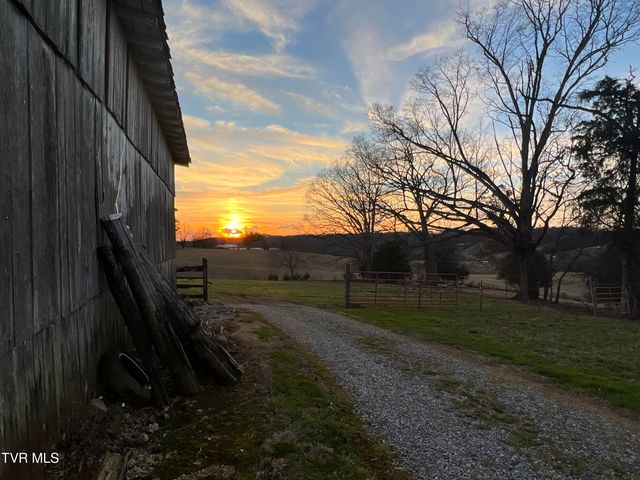 640 Pates Hill Road, Mosheim, TN 37818