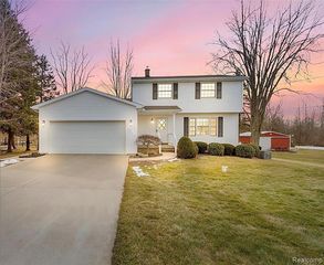 8368 E Lippincott Boulevard, Davison, MI 48423