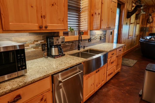 952 Jones Road, Newcastle, TX 76372