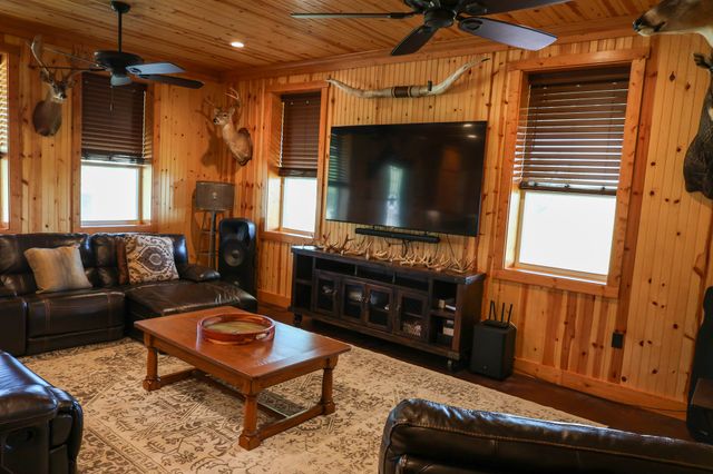 952 Jones Road, Newcastle, TX 76372