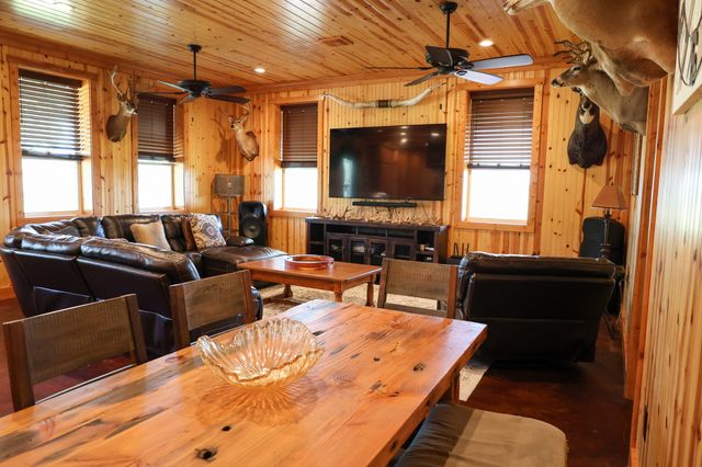 952 Jones Road, Newcastle, TX 76372