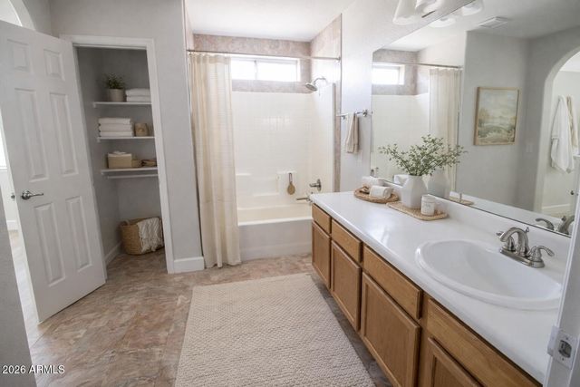 2516 E CAMELLIA Drive, Gilbert, AZ 85296