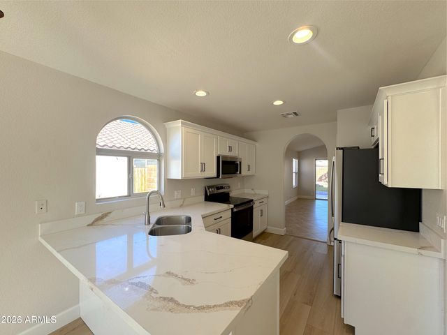 2516 E CAMELLIA Drive, Gilbert, AZ 85296