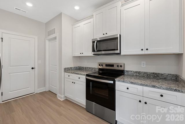 6623 Fairford Drive, Charlotte, NC 28215