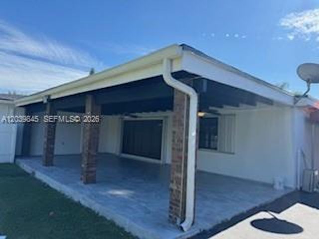 7495 S Waterway Dr 1, Miami, FL 33155