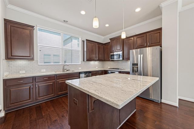 2715 Shadybrook Meadow Drive, Houston, TX 77080