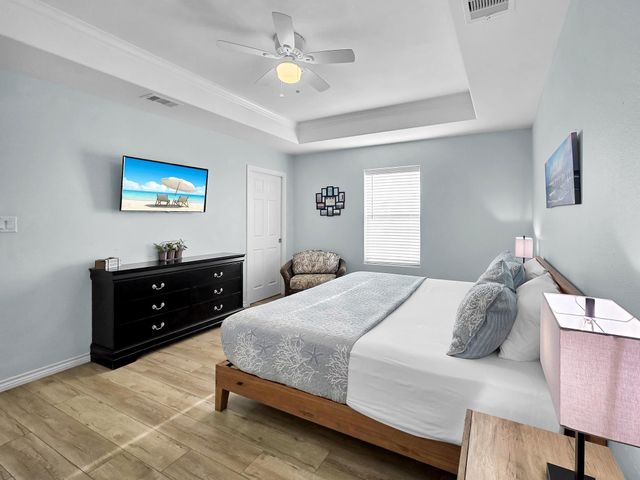 1387 Keith Avenue, Gilchrist, TX 77617