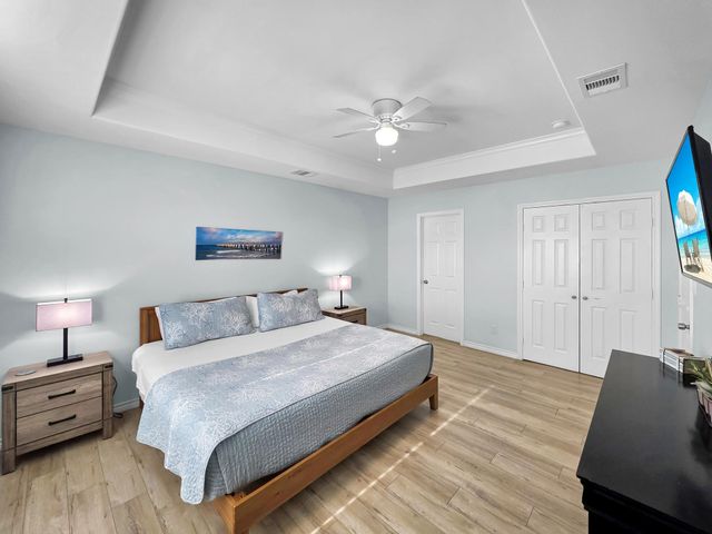 1387 Keith Avenue, Gilchrist, TX 77617