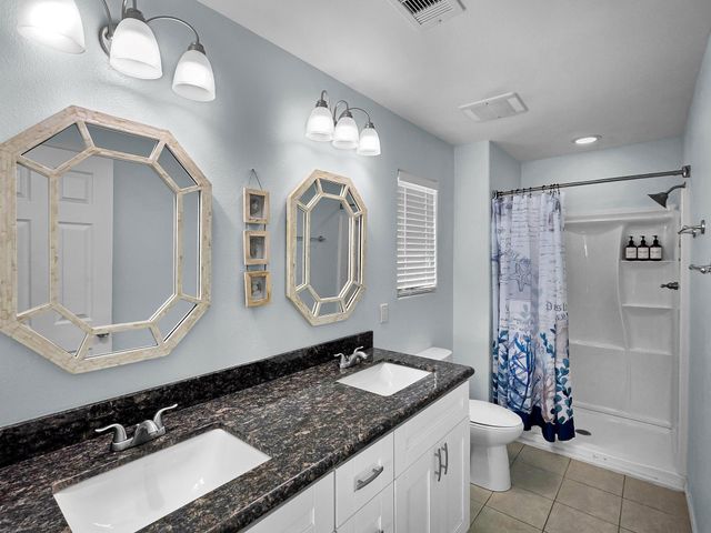 1387 Keith Avenue, Gilchrist, TX 77617