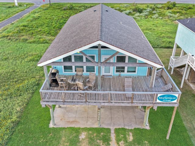 1387 Keith Avenue, Gilchrist, TX 77617