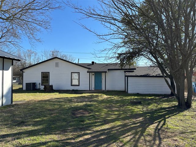 2513 Loy Lake Road, Denison, TX 75020